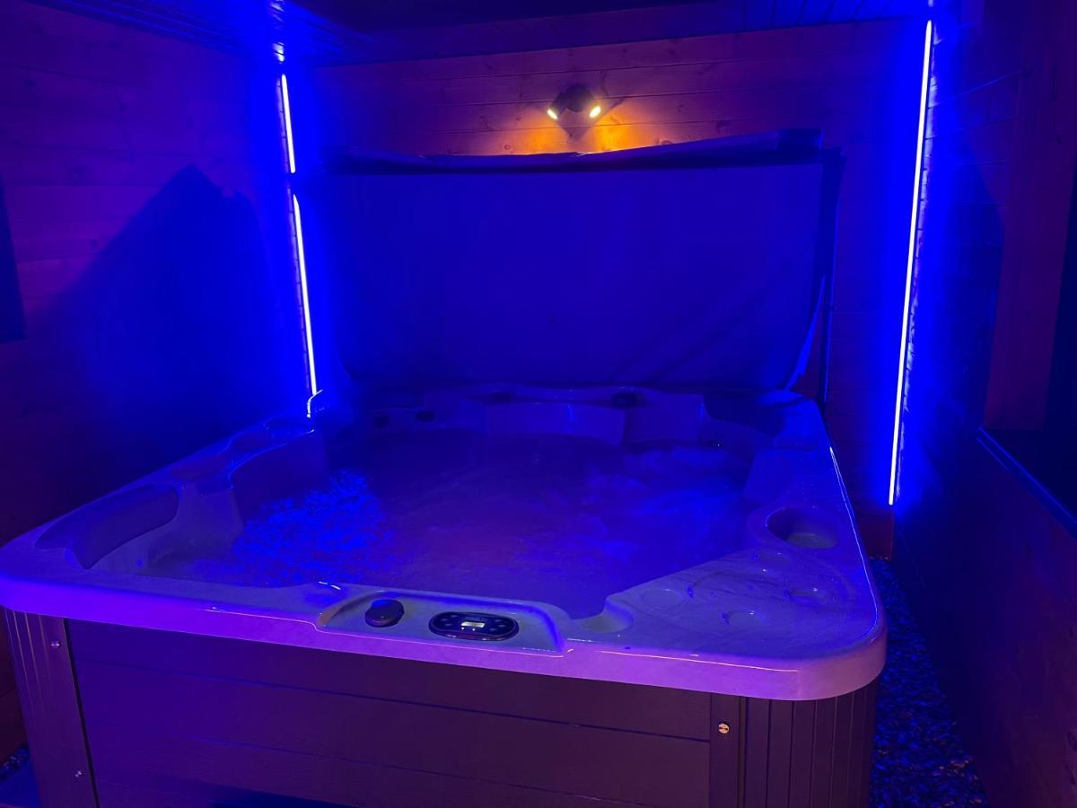 Breeze Suites - Luxury Group Accom - Sleeps 19 Blackpool Buitenkant foto