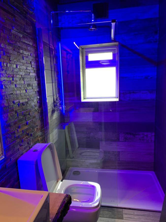 Breeze Suites - Luxury Group Accom - Sleeps 19 Blackpool Buitenkant foto